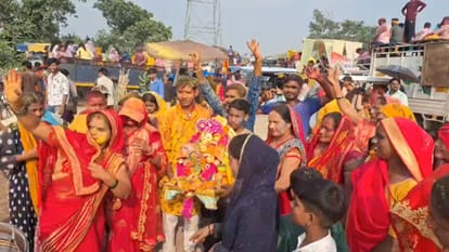 Nath Nagri immersed in the spirit of Maharashtra during the Ganesh Visarjan procession in Bareilly