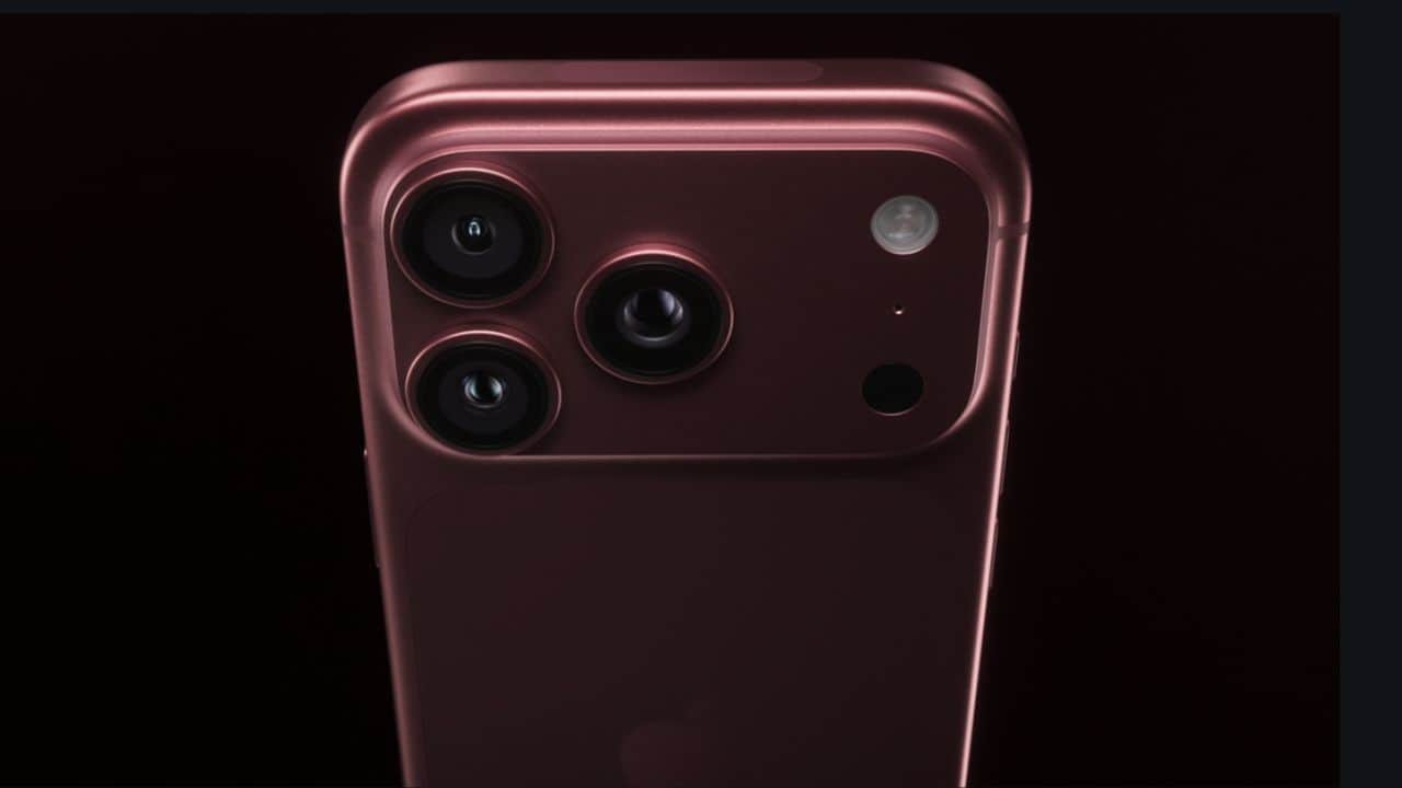 Giving Your Phone to Someone Know This Useful Privacy Feature