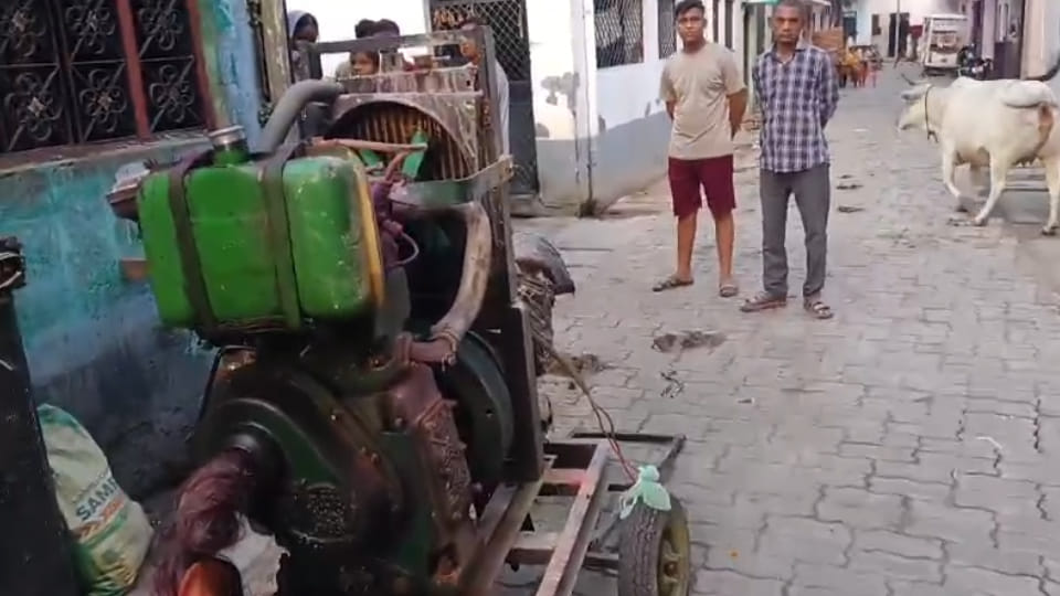 Woman's hair gets caught in generator while dancing during Ganesh immersion procession