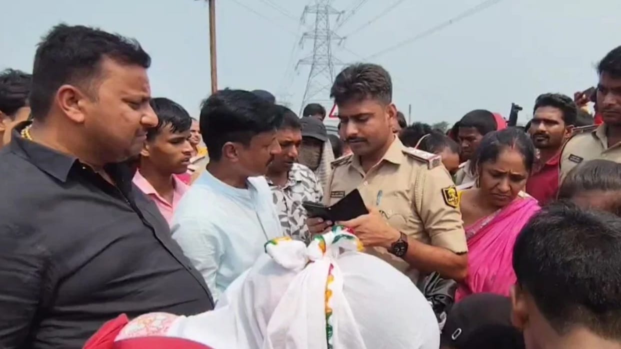 Villagers Block Mokama-Bakhtiyarpur Four-Lane Highway Over Missing Youth Aman Police Launch Probe