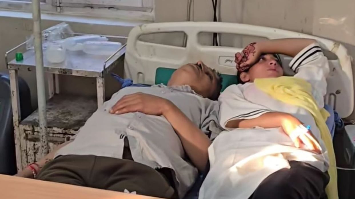 chamba medical college emergency two patients one bed video viral