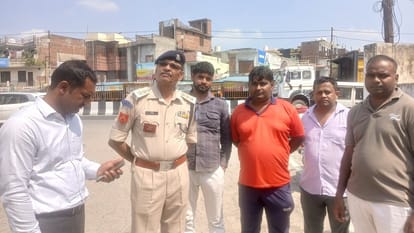 Muzaffarnagar: Car rams into stationary truck; CRPF jawan and friend killed