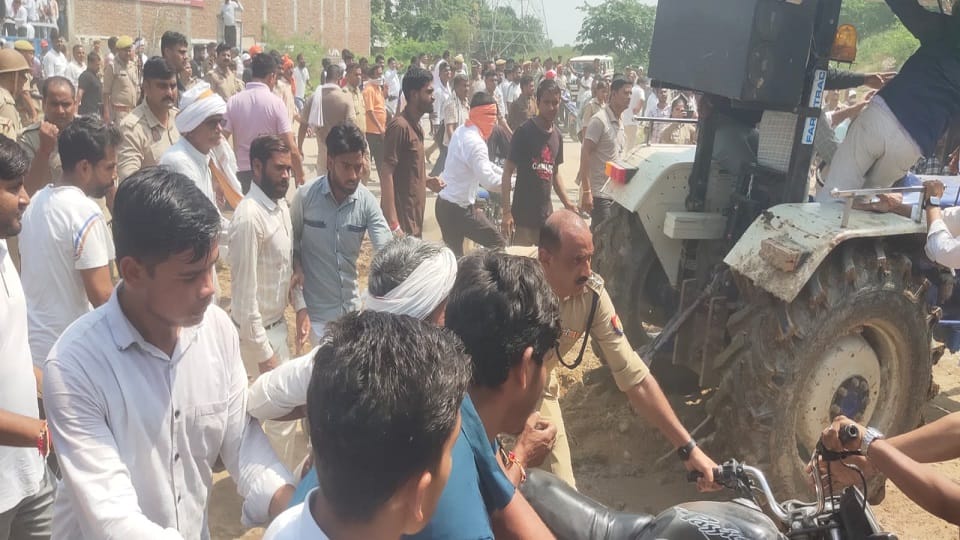 Major uproar over demands for a UGC rollback and Yamuna Expressway blocked in Agra