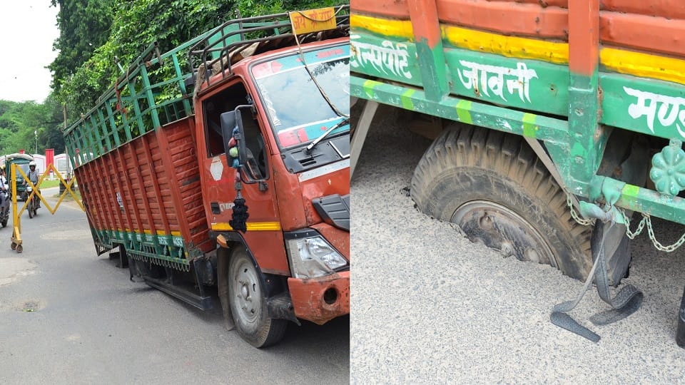 Road connecting Taj Mahal and Agra Fort caves in for seventh time in Agra