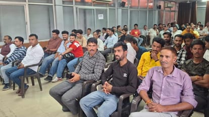 बीजेपी कार्यालय में बैठक