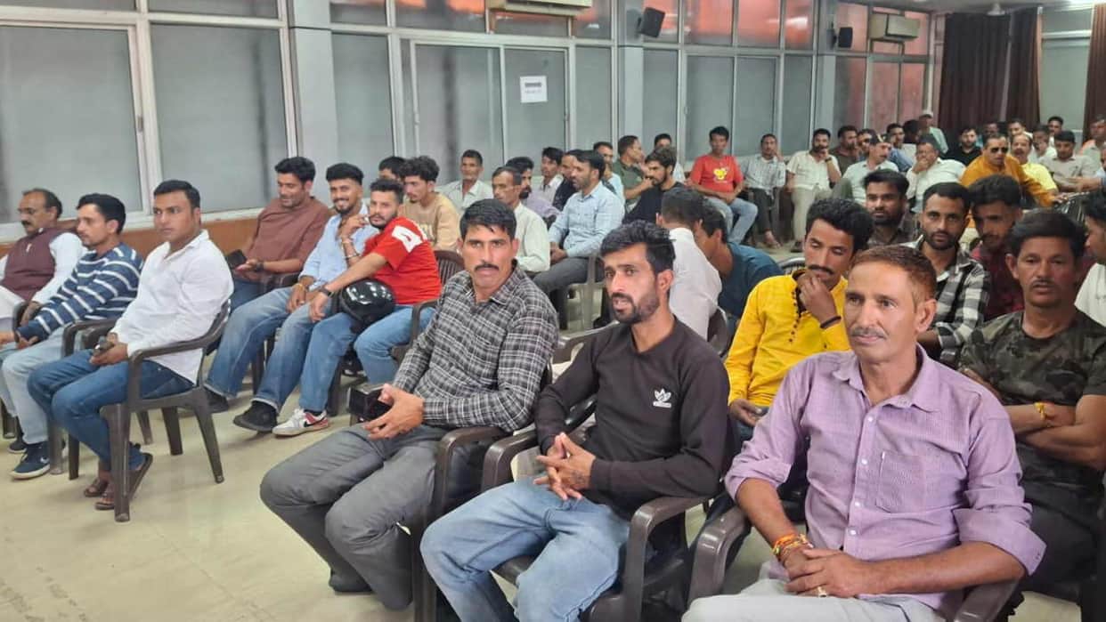 Uttarakhand BJp News 60 Chakrata Assembly Workers Return Without Joining BJP at State Office