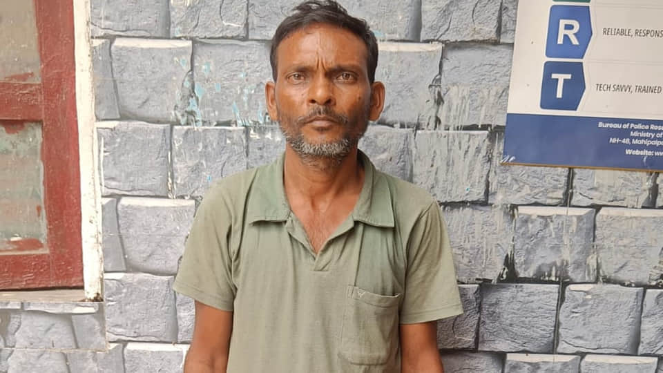 Rashid, carrying reward of ₹50,000 and absconding for four years in gang misdeeds and murder case, arrested