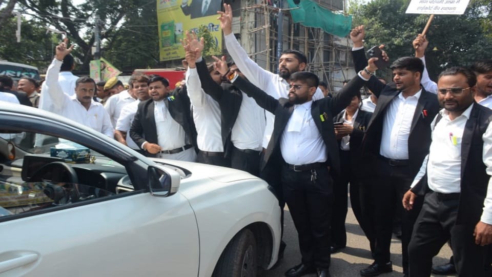 Meerut: Lawyers upset with government's stance on High Court bench;