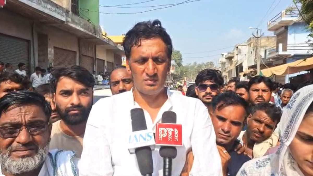कांग्रेस पार्षदों को रोकने का आरोप