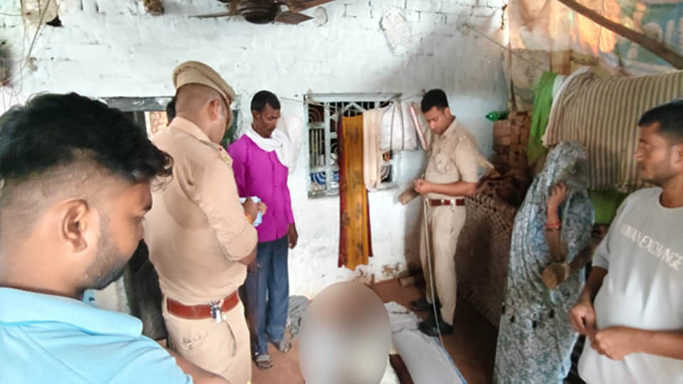 मौके पर मौजूद पुलिस