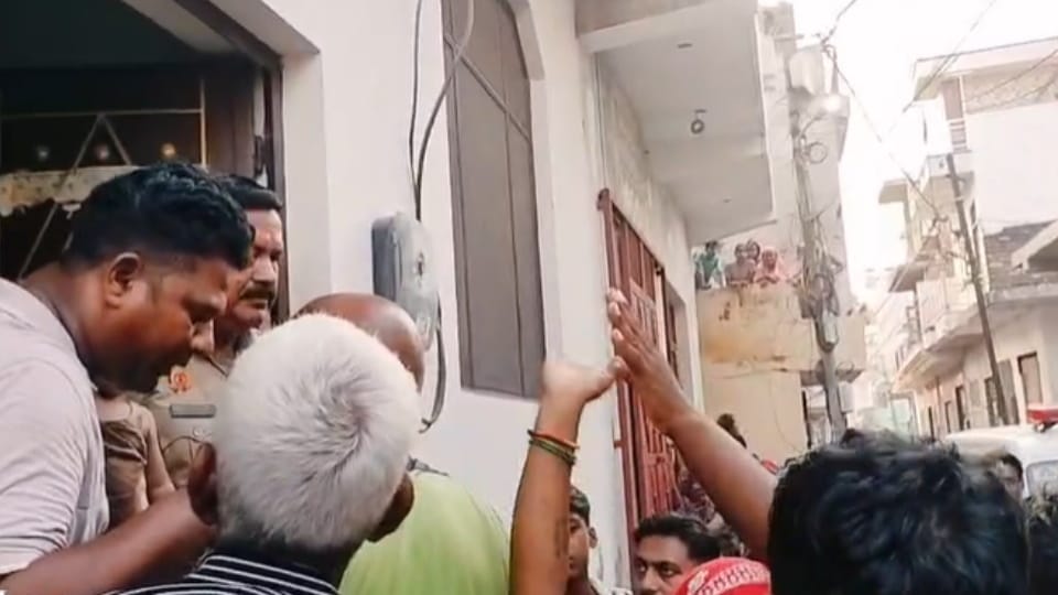 मेरठ में महिला की हत्या, मौके पर पुलिस