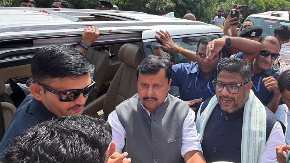 UP: Nitin Nabin says Meerut was once considered a hub for the mafia; today, it is known for cricket bats