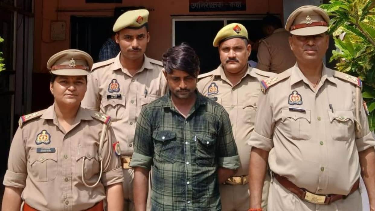 Rabbani gangster carrying reward 50000 arrested come to UP from Maharashtra and caught beneath expressway