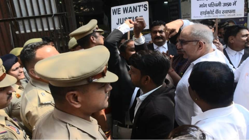 Meerut: Lawyers upset with government's stance on High Court bench;