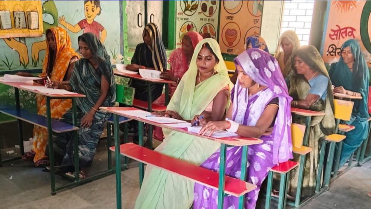 Navbharat Literacy Examination held in council schools in Mirzapur