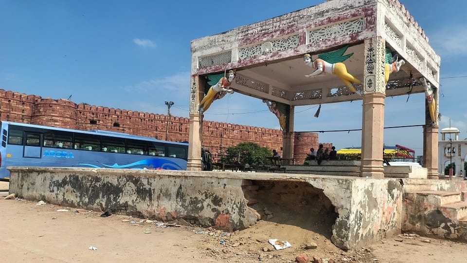 Ramlila starts in four days, but permission is still pending ground arrangements incomplete in Agra