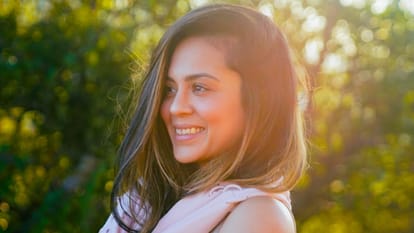 where is kuch kuch hota hai fame anjali actress sana saeed now settled in new york Student Of The Year