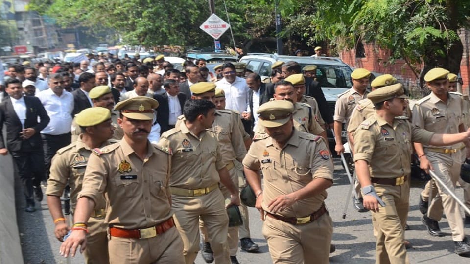 Meerut: Lawyers upset with government's stance on High Court bench;