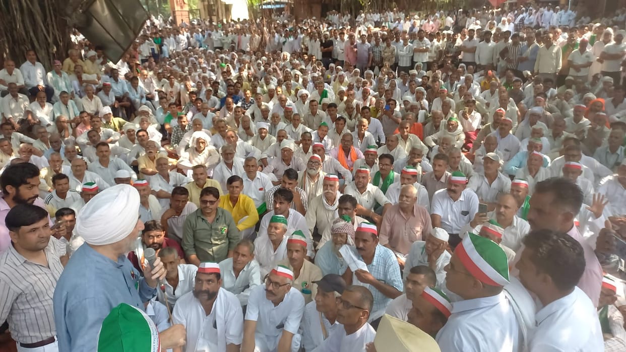 Farmers Hold Mahapanchayat in Bijnor Over Delayed Sugarcane Payments and Other Demands