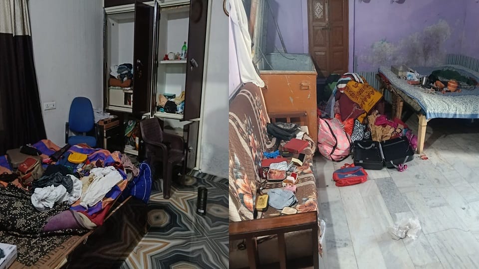 चोरी के बाद बिखरा पड़ा सामान