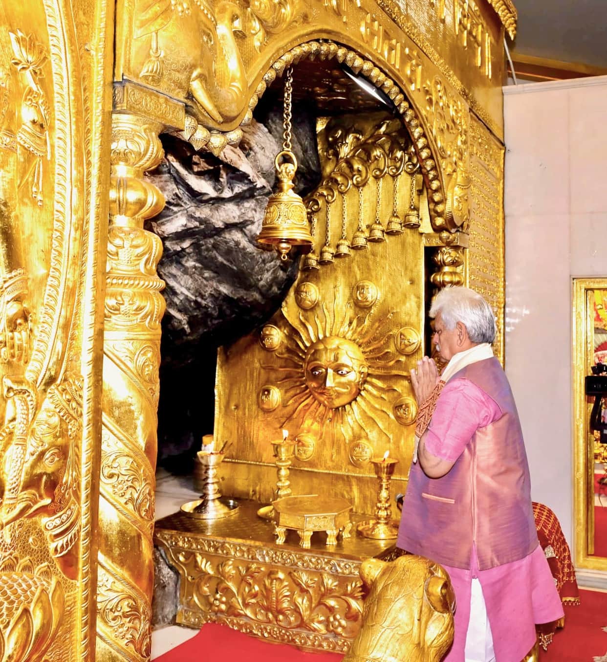 JK LG pays obeisance at Mata Vaishnidevi shrine in Reasi Jammu