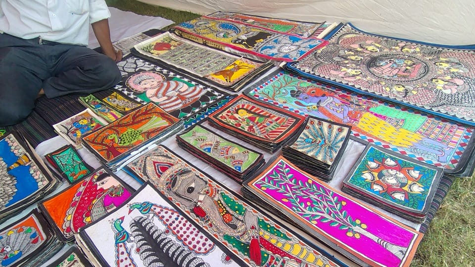 Agra Gandhi Craft Fair Showcases Unique Handicrafts from Across India