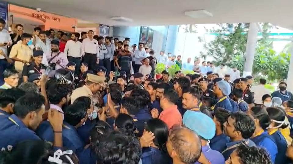 Sanitation workers on strike in Lohia Institute at  Lucknow security personnel accused of assault