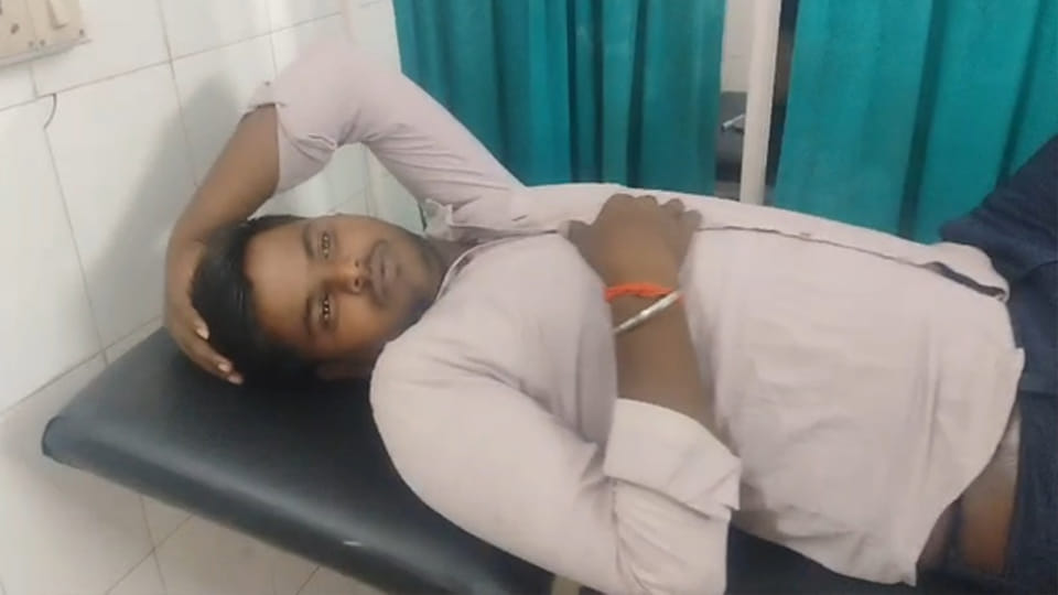 UP: Young man bitten by a snake for the sixth time in 20 days; hospitalized