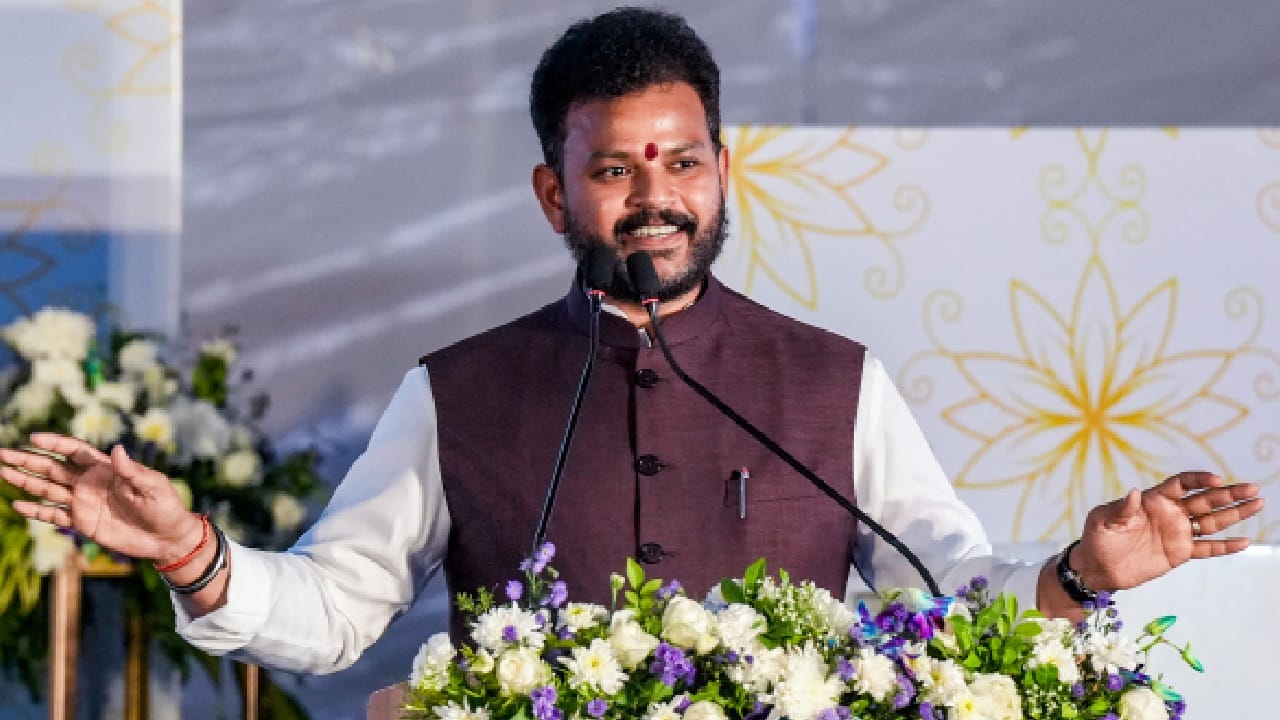 के राम मोहन नायडू, नागरिक उड्डयन मंत्री।