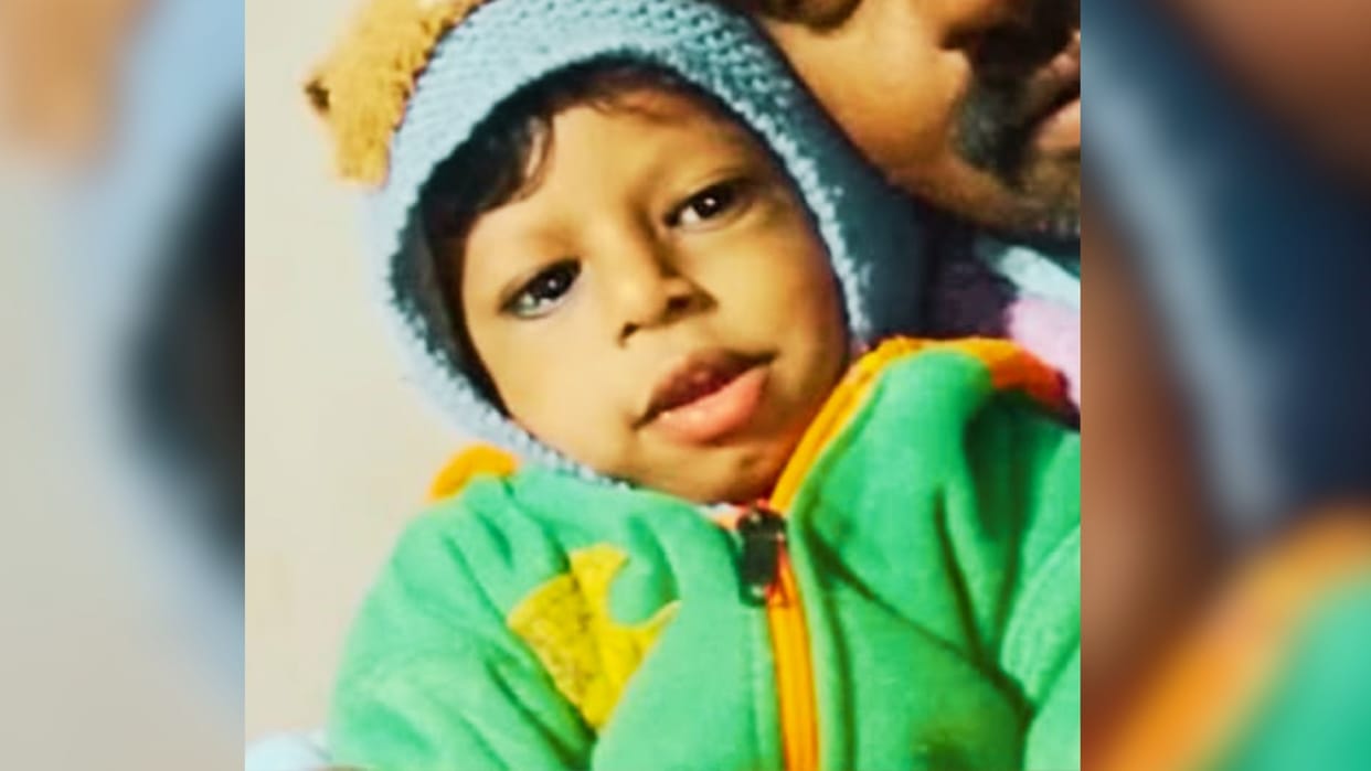 Major road accident in Jaunpur Innocent Aarav crushed to death by school vehicle