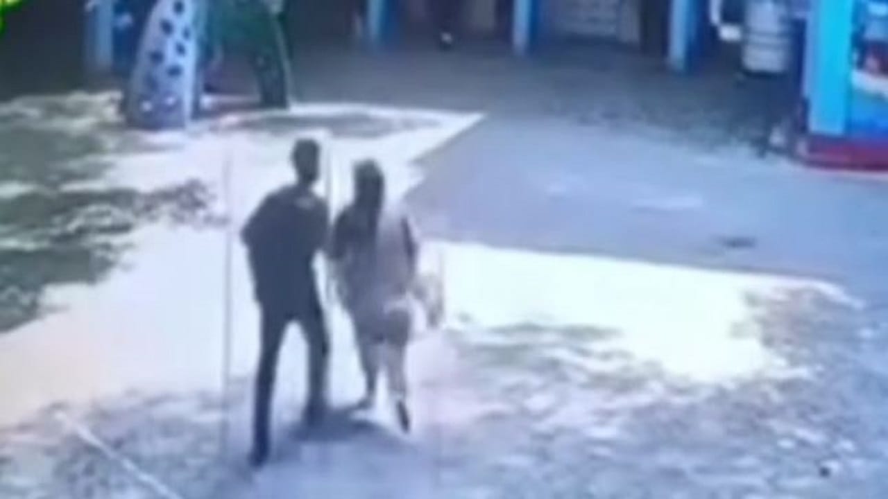 निसात फातिमा को खींचकर ले गया था आरोपी