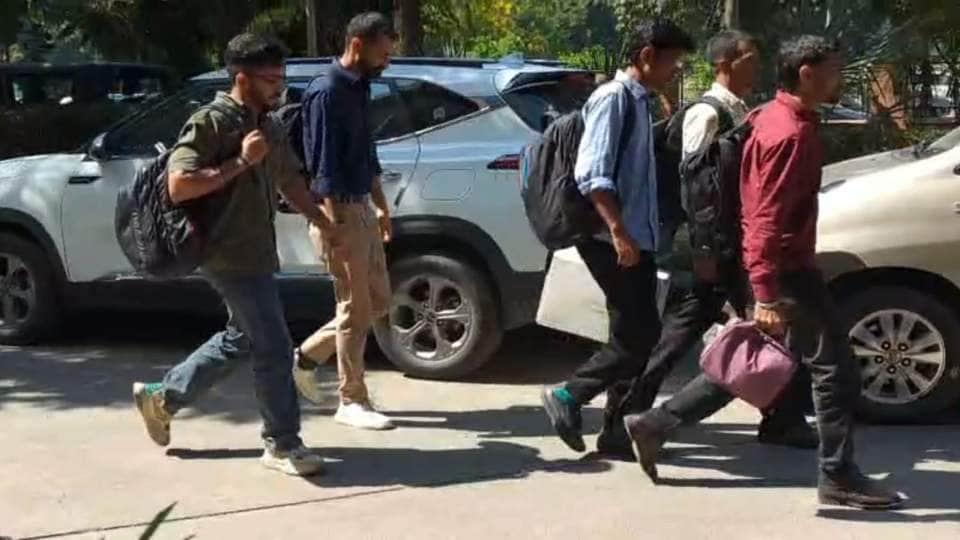 रेड करने के लिए पहुंची ईडी की टीम