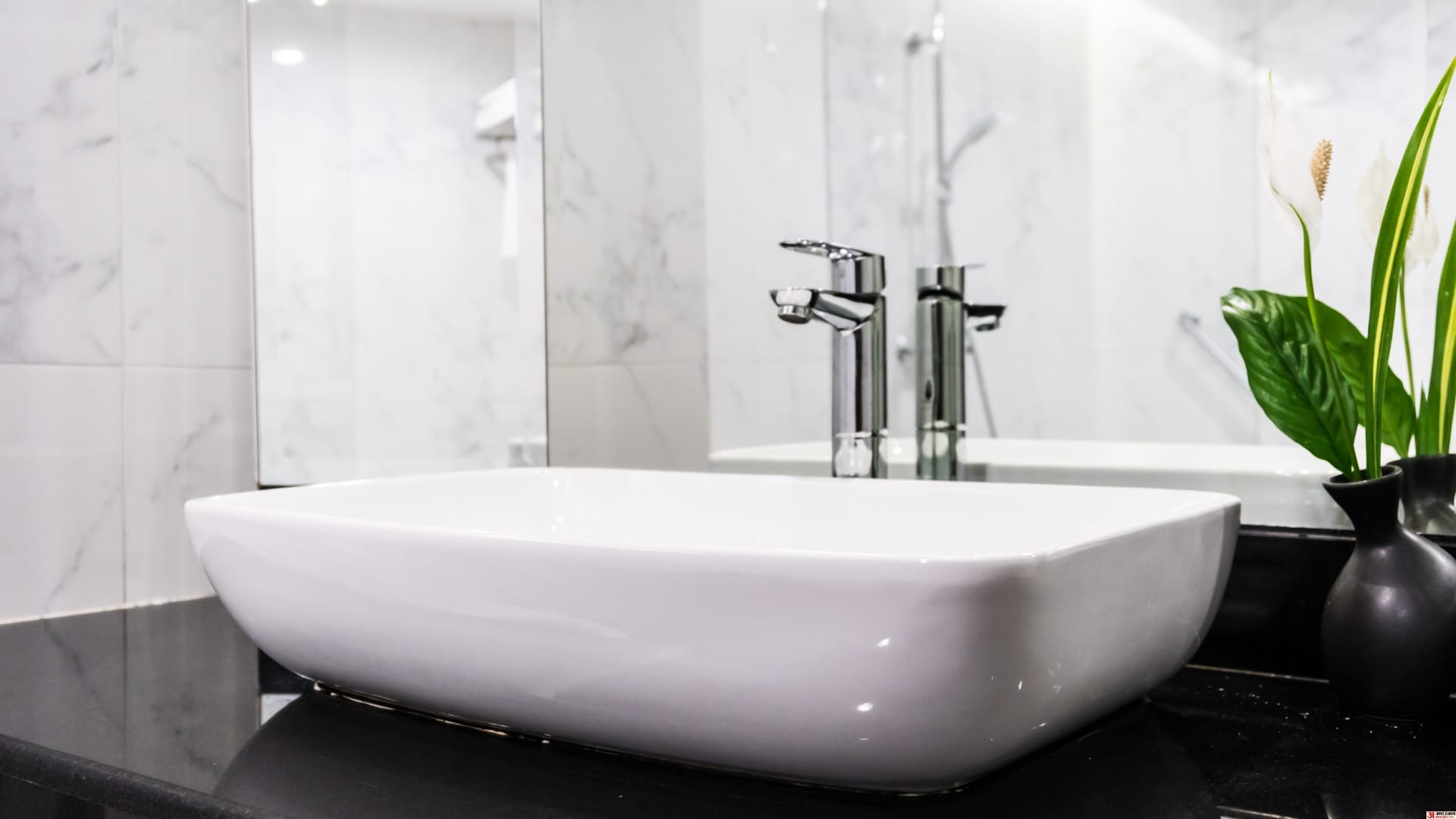 Toothbrush Near Bathroom Sink Why Water Splashes Matter Know other details inside