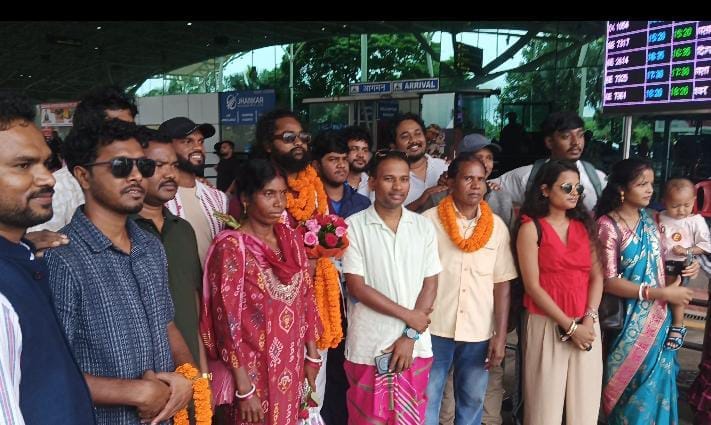 Aangan actor Ravi Raj Murmu arrives in Ranchi says this award is an honor for the entire state