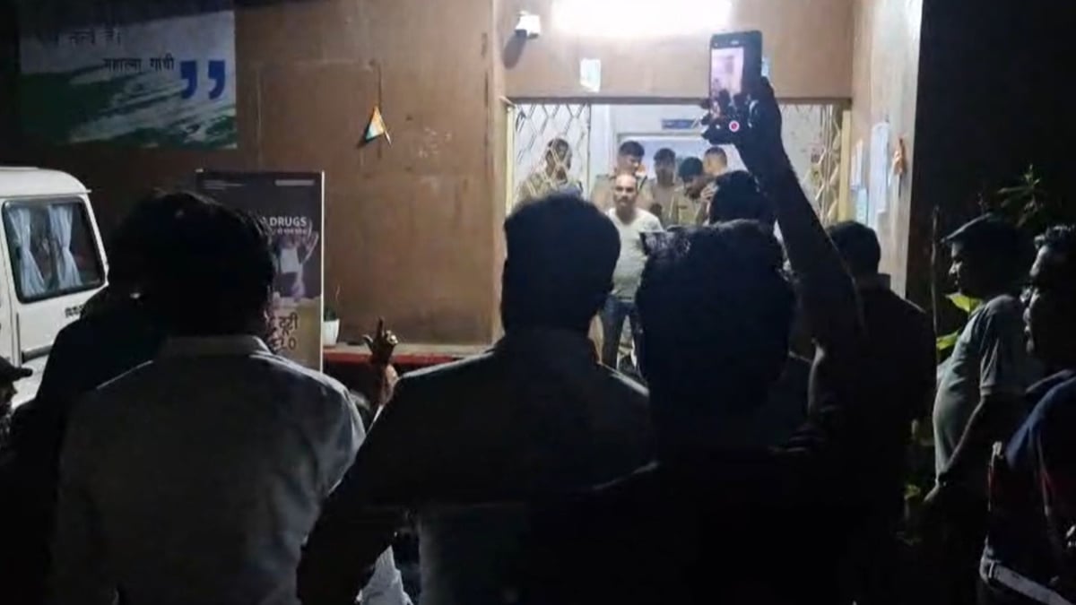 भोपाल में थाने के अंदर वकील से मारपीट पर एक्शन: टीआई समेत दो आरक्षक निलंबित, आधी रात जमकर हुआ था हंगामा