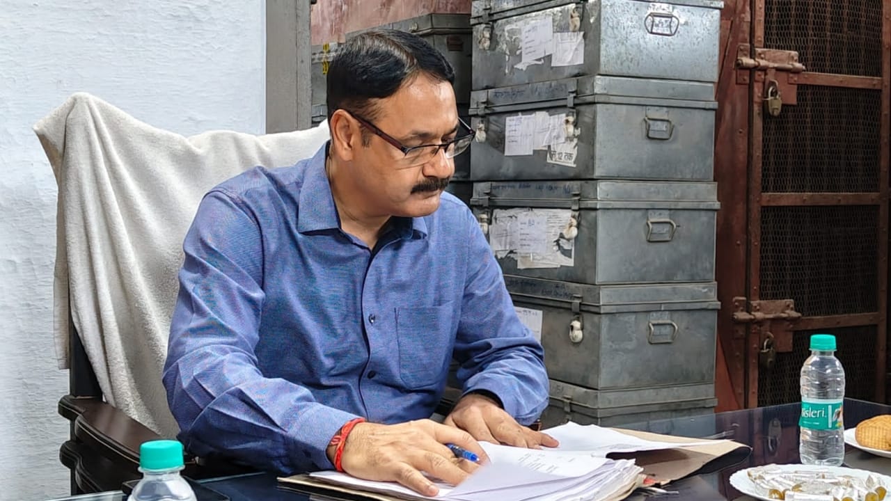 डीएम आलोक कुमार