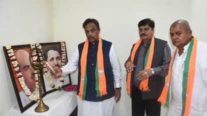 In Gorakhpur, Tawde analyzed the reasons behind the drop from 12 seats to 6 in the Lok Sabha.