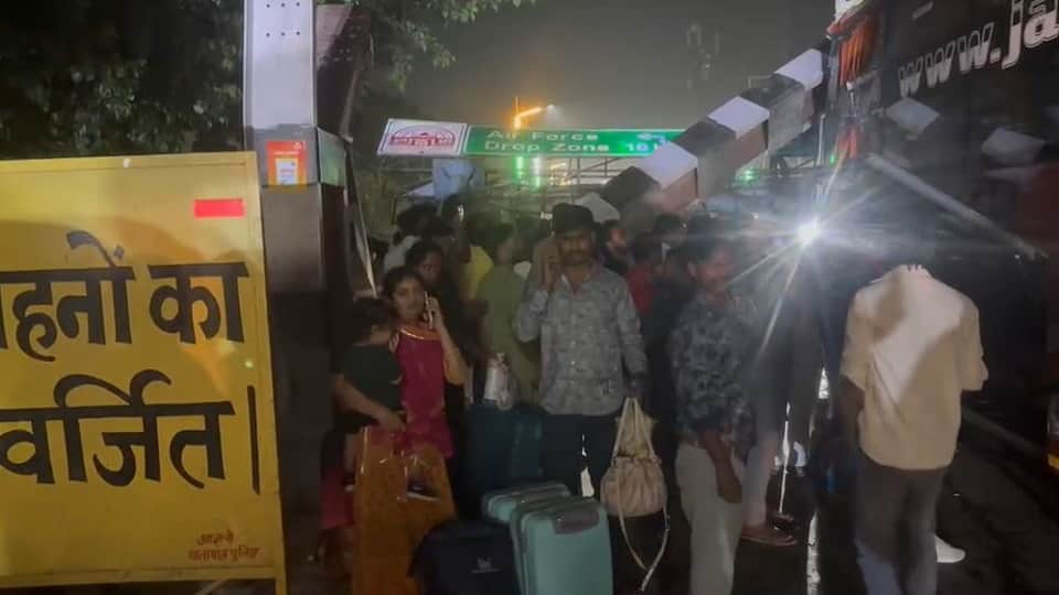 Bus hits ROB height gauge in Agra