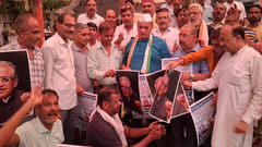 Congress members burn effigy of Chief Election Commissioner in protest against SIR process