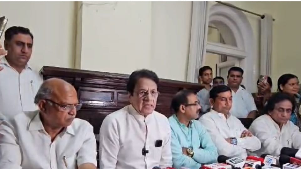 Meerut: Rehabilitation policy to be introduced for Central Market traders; announcement made by BJP leaders