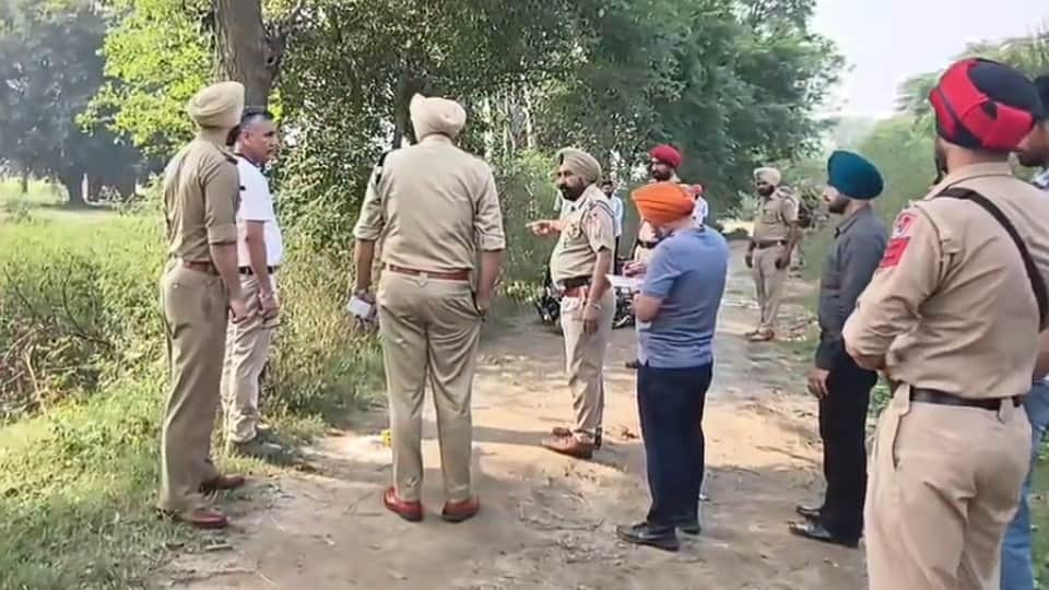 encounter took place between police and gangster in Matteval area of Amritsar