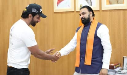 Sonu Sood Reached Begusarai To Help Bihar Flood Affected People