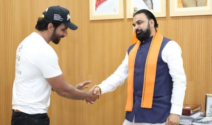 Sonu Sood Reached Begusarai To Help Bihar Flood Affected People