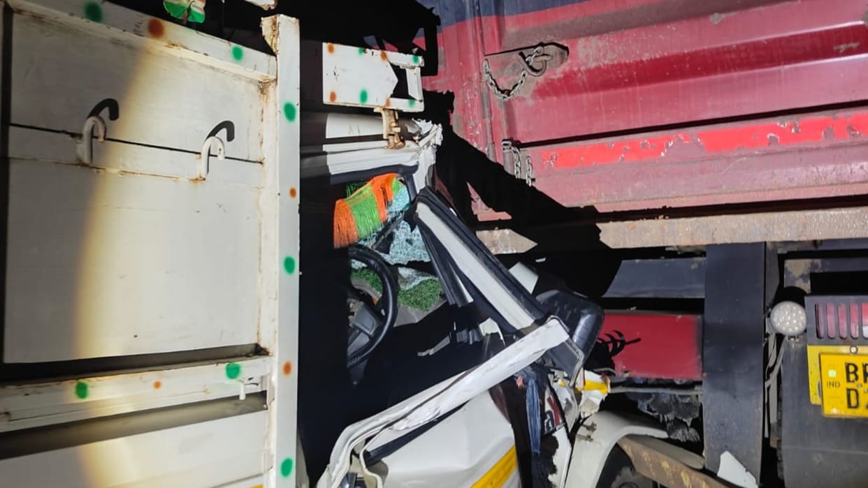 Pickup truck rams into rear of stationary truck two dead in Sonbhadra