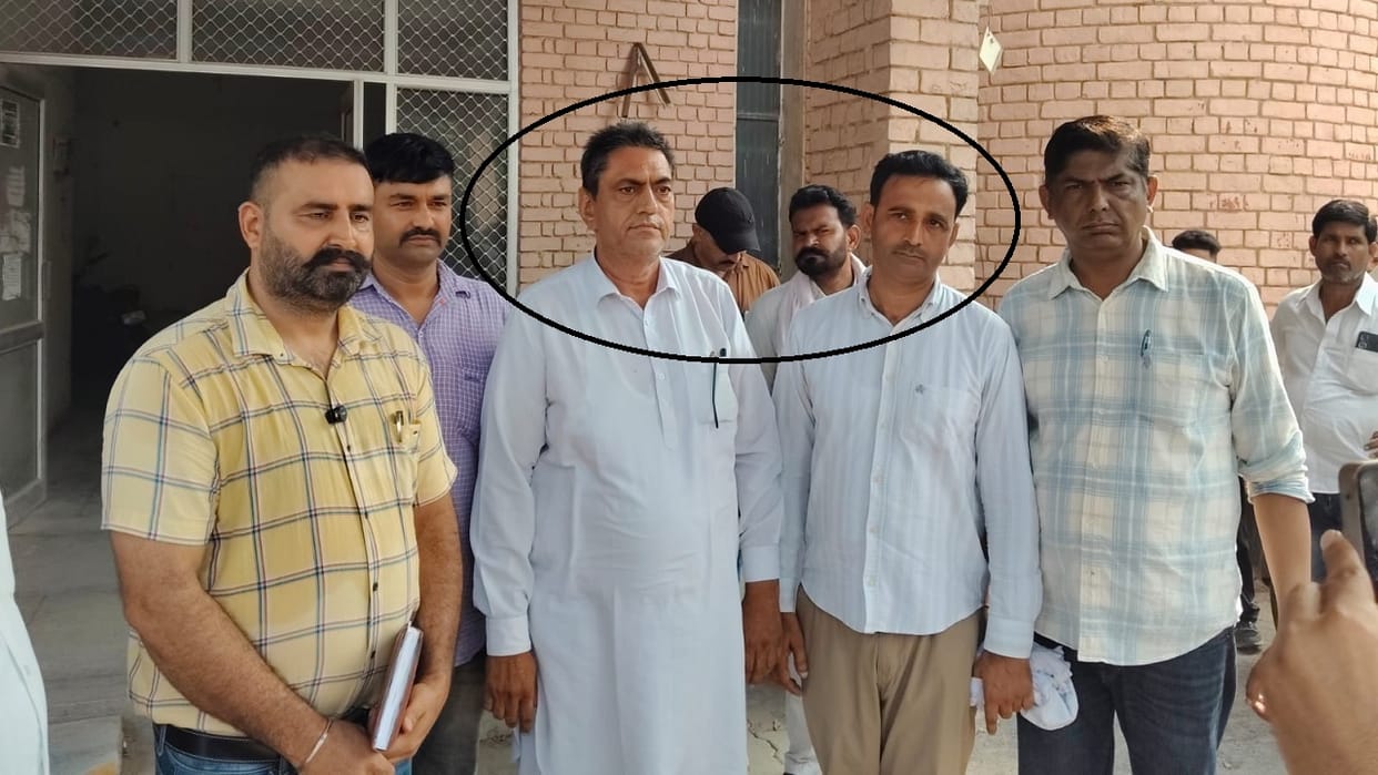 Patwari and assistant arrested red-handed while accepting bribe in Fatehabad