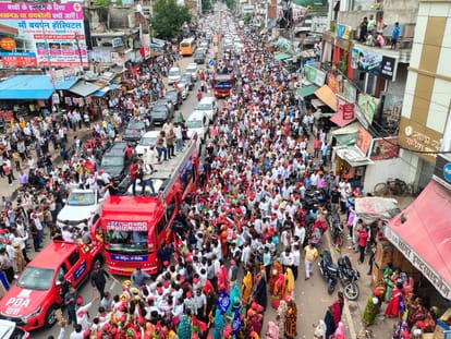 UP: SP creates election atmosphere in Rae Bareli, Akhilesh hints at alliance in Gandhi family's stronghold