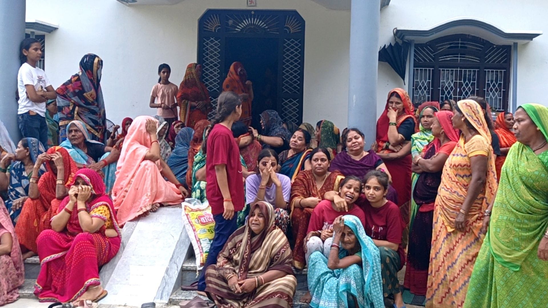 Shambhupur Massacre Sunil spirit used possess Arvind no male member left in family funeral pyres lit
