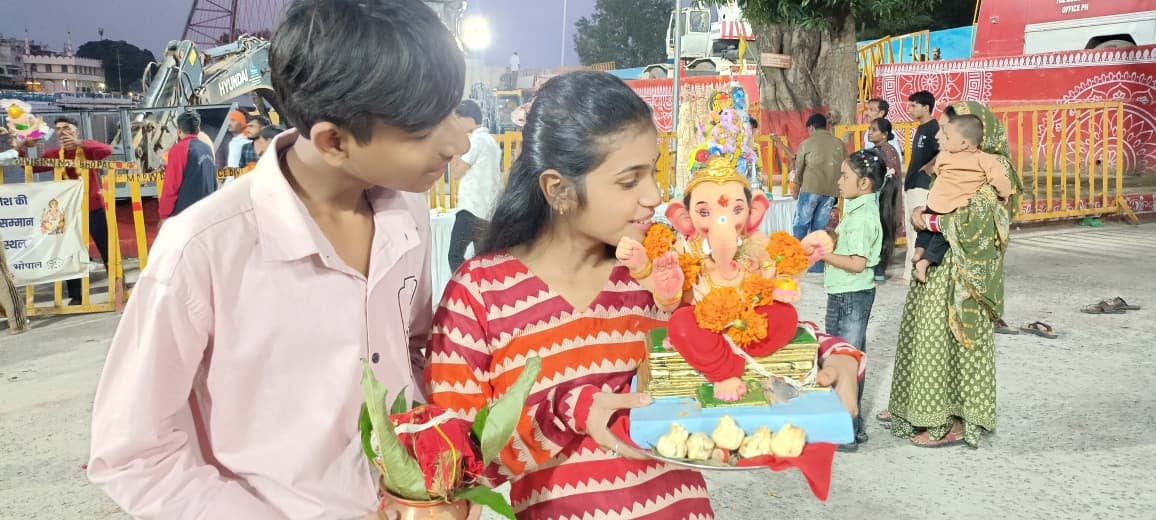 गणेश विसर्जन के लिए भोपाल तैयार: 7 घाटों पर 13 क्रेन-12 पोकलेन और 184 गोताखोर तैनात,1665 लाइट रास्ते में लगीं