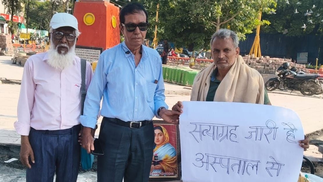 indore-prahalad-pande-hunger-strike-ends-illegal-hoardings-removal-news