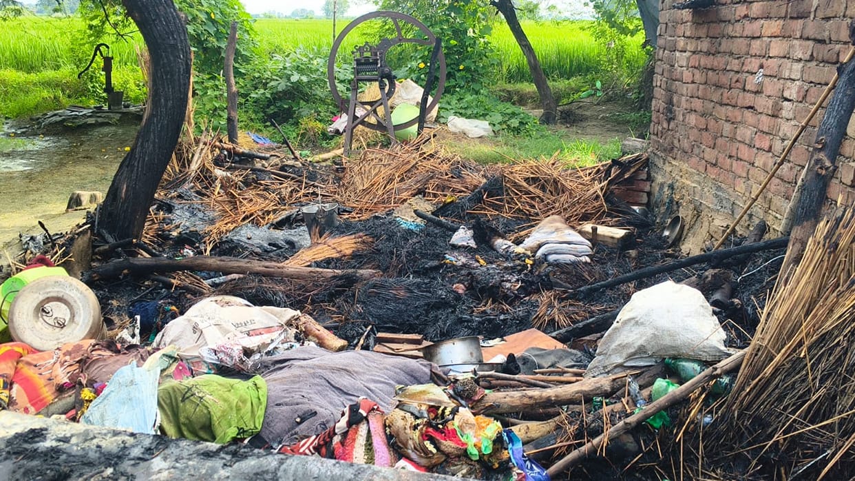 Kanpur Dehat Household reduced to ashes before her eyes elderly woman dies of shock